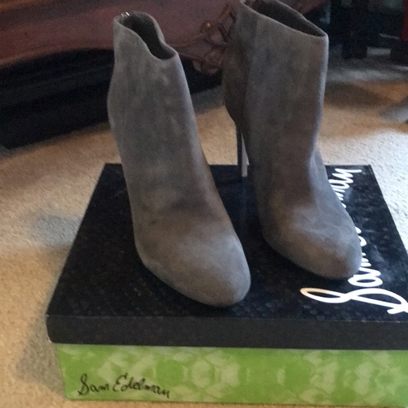 NEW Sam Edelman Gray Suede & Croc Heel Bootie - Picture 2 of 8